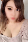 新人りおな 20歳